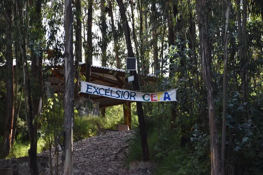 Entrada al campamento Excelsior CEFA